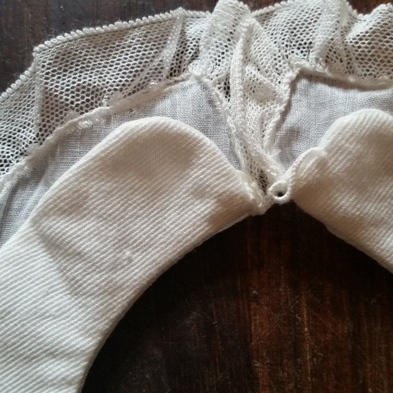 Edwardian ANTIQUE CHRISTENING BIB of French lace and linen. Perfect for special dinners, or as child's collar embelishment also. image 8