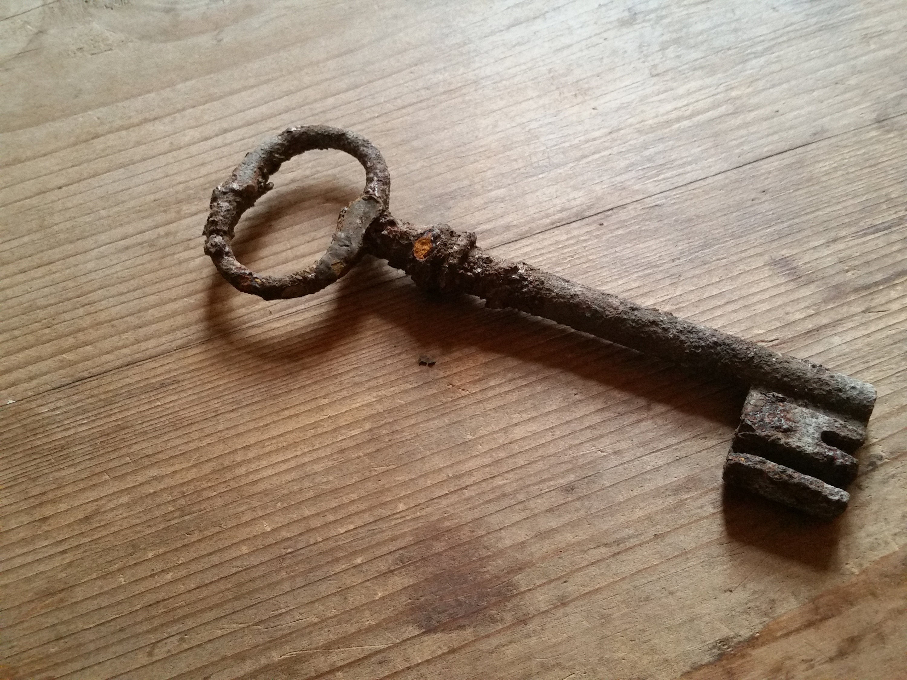 Antique French Rusty Key Pour Porte d'entrée de La Maison en France. Décoration Rustique Campagne.