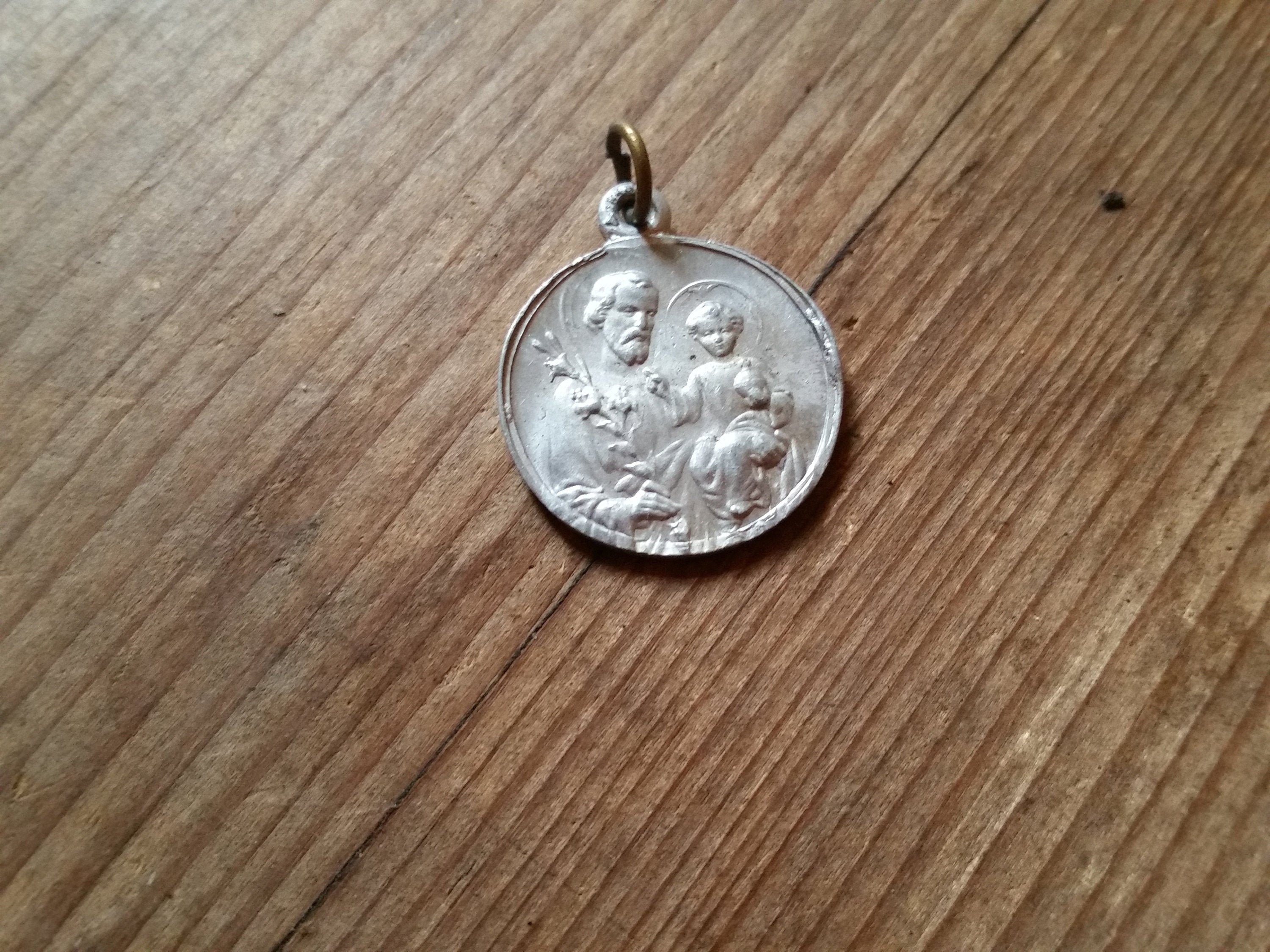 Pendentif Saint Christophe et Jésus Des Années 1950. Français Médaille Saints Religieux Ronds en Mét