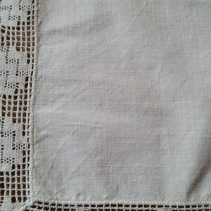 Edwardian linen and lace handkerchief. Fine white linen with hand made cotton lace trim around the edges. Quality antique from France.