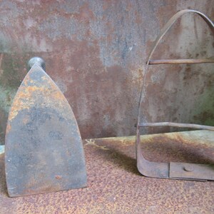 Antique VICTORIAN FLAT IRON 'Le Parisien' and base. Rare French sad hand iron and blacksmith made rustic trivet. image 6