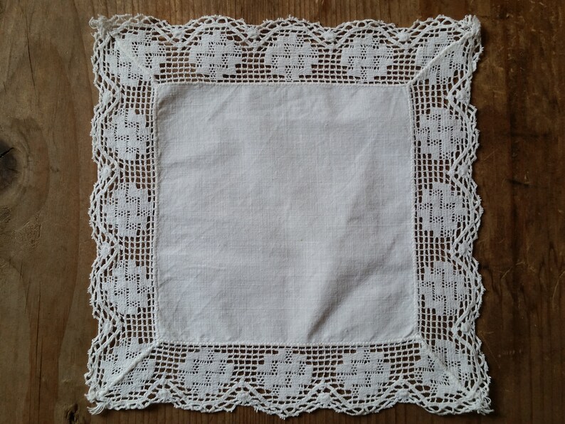 Edwardian linen and lace handkerchief. Fine white linen with hand made cotton lace trim around the edges. Quality antique from France.