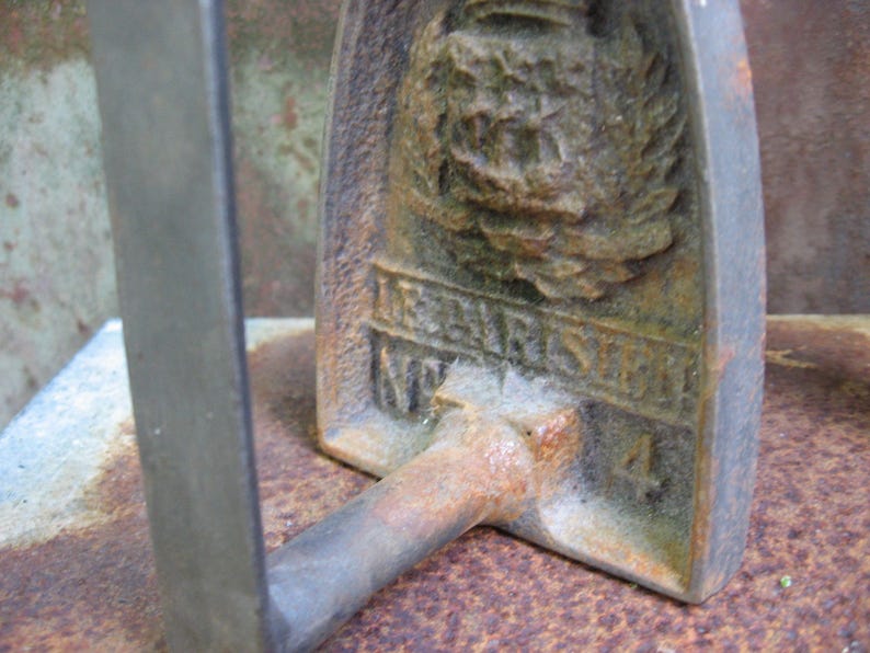 Antique VICTORIAN FLAT IRON 'Le Parisien' and base. Rare French sad hand iron and blacksmith made rustic trivet. image 4