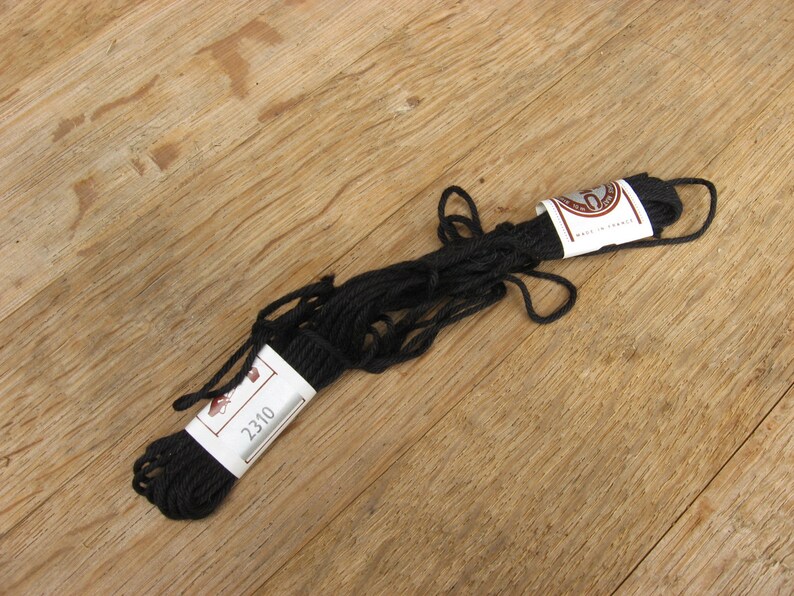 Color 2310 French vintage Tapestry Thread Singular crafting notion for Halloween Made in France