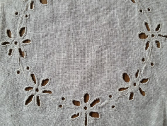 Antique FRENCH EMBROIDERED LINEN Handkerchief, wh… - image 5
