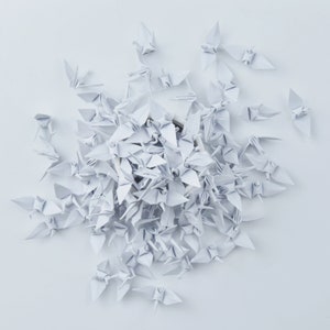 100 gru di carta origami per matrimonio, decorazione bianca da 1,5 pollici - Arte giapponese fatta a mano, arredamento per la casa, regalo di anniversario, modelli e design unici