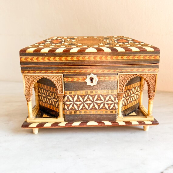 Vintage Inlaid Wooden Marquetry Jewelry Box with … - image 1