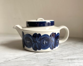 Vintage Arabia Finland Anemone Teapot with Built in Tea Strainer by Ulla Procope