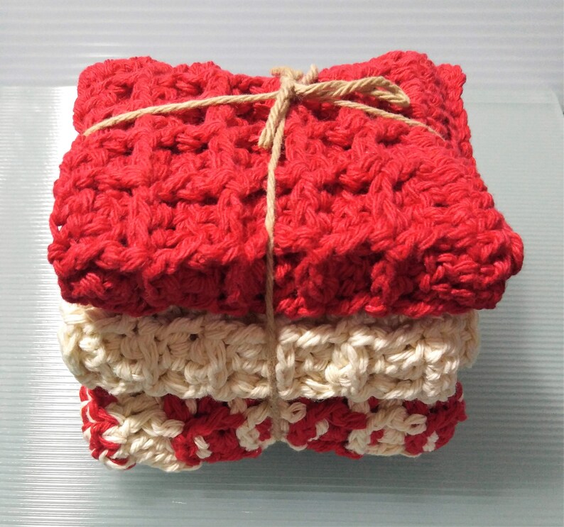 Farmhouse-style dishcloth washcloth set red cream image 2