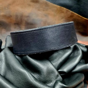 Black full grain embossed leather dog collar for large breeds