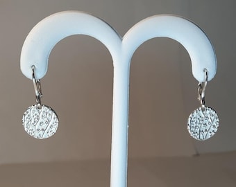 Pendientes con forma de disco floral de flor de cerezo, plata de ley maciza, con cierre de palanca de plata de ley de la colección Garden.