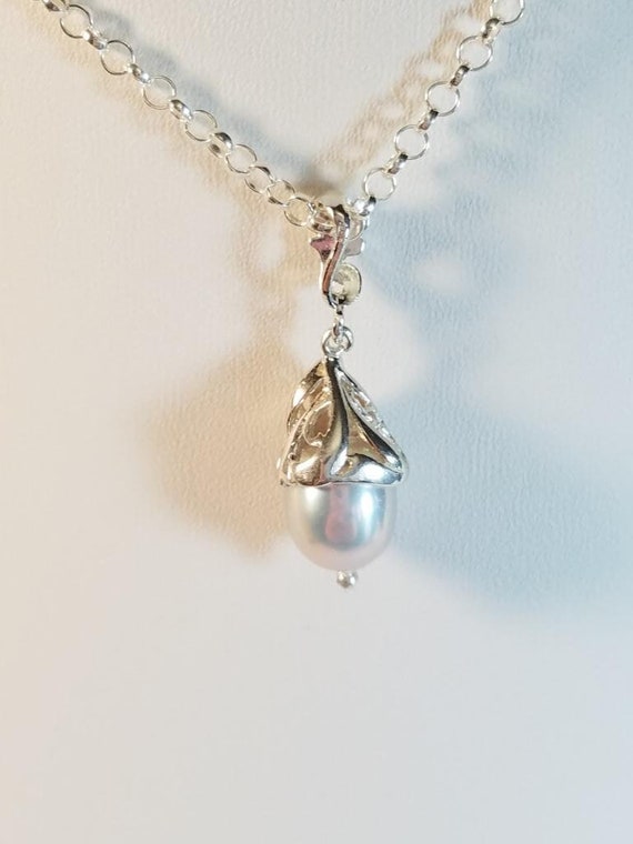 ◆HYERES LOR◆ H Edition Silver (Y) Lovely Freshwater Pearl Lovely, Iridescent White Freshwater Pearl Pendant With
