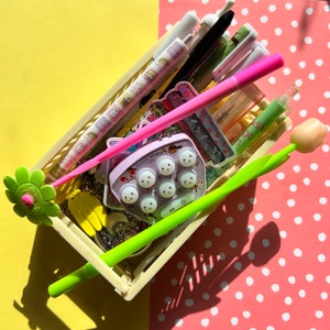 Colourful cute stationary scoop