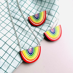Regenbogen Ohrringe und Halskette