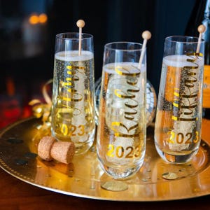 Personalized Champagne Flute: New Year&#39;s Eve Party Favors