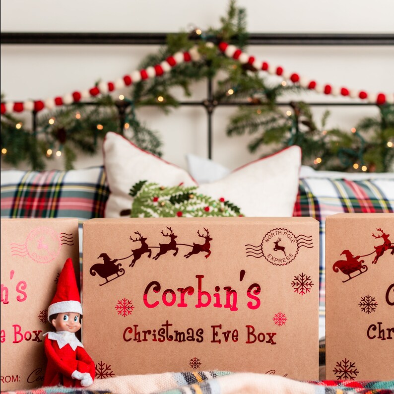Santa express package for kids. The kraft box is displayed upright to visually see the Christmas themed design.