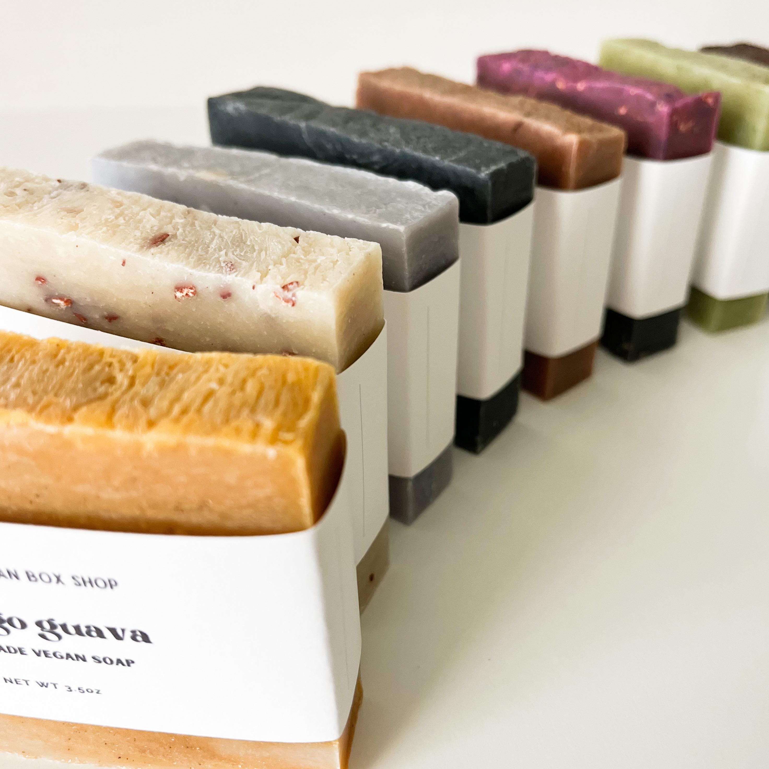 tobacco flower soap Bar - Natural Tobacco Soap Bar - Earthy Soap Bar - Natural Handmade Soap - Cold Process Soap Immerse yourself in the timeless allure of our Tobacco Flower Tobacco Flower Scented Soap