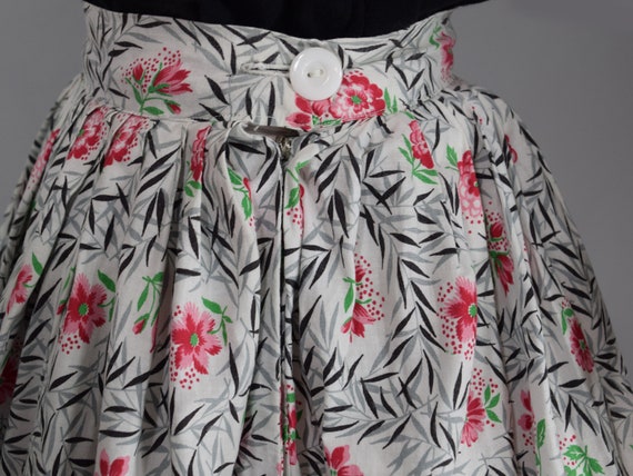 Pink & Gray Vintage 50s Full Skirt Floral Print X… - image 9