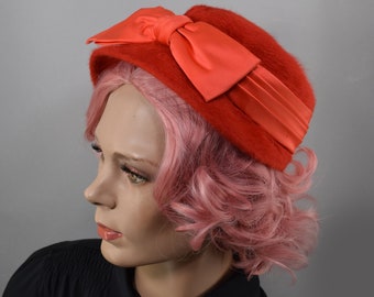 Red Fur & Satin Vintage 50s Hat Cloche Style with Offset Bow