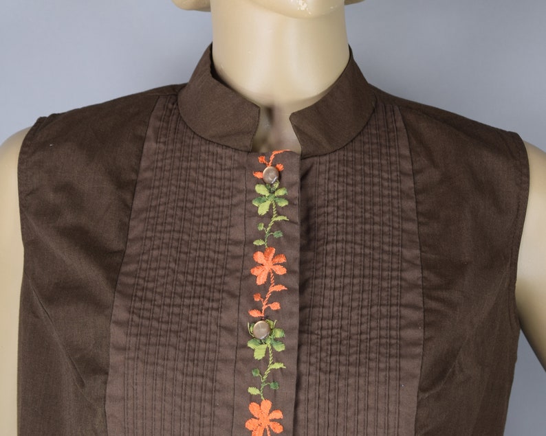 Chocolate Brown Vintage 70s Sleeveless Shift Dress with Embroidered Flowers M L