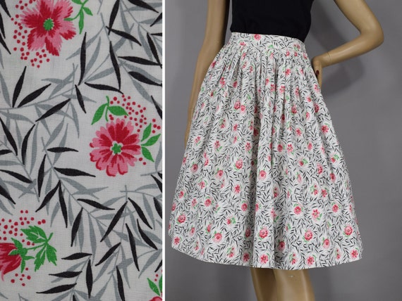 Pink & Gray Vintage 50s Full Skirt Floral Print X… - image 1