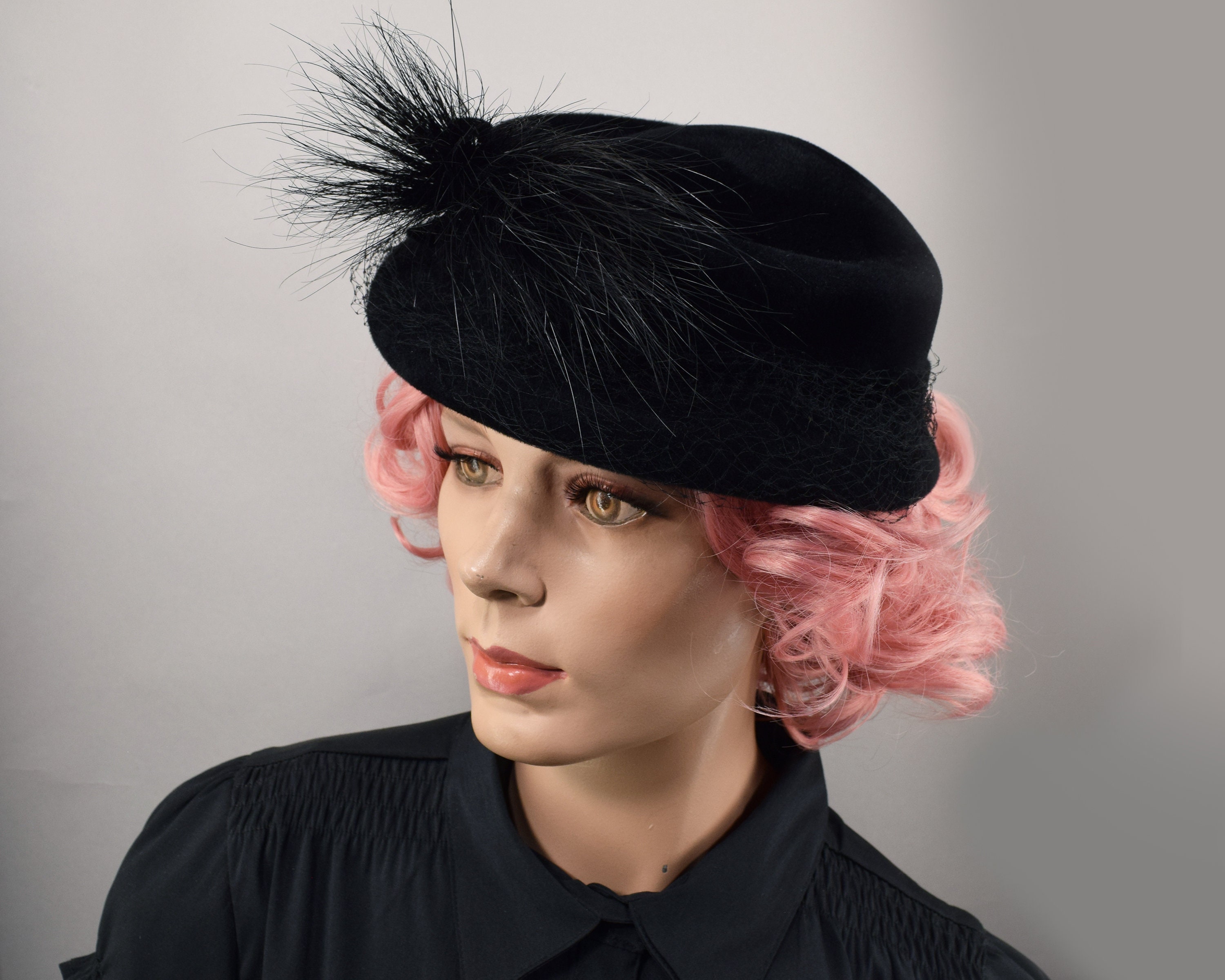 Black Velour Sculpted Vintage 50s Hat With Sweeping  display picture 1