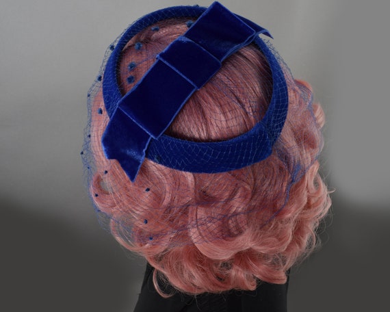 Royal Blue Velvet Vintage 50s Ringlet Hat with Tu… - image 8