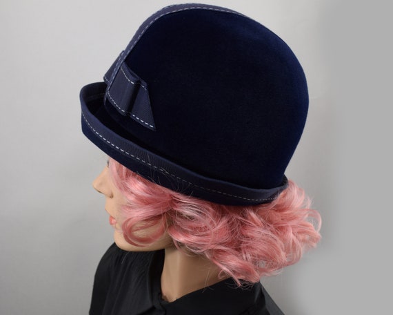Mod Navy Blue Velour Vintage 60s Cloche Hat with … - image 3