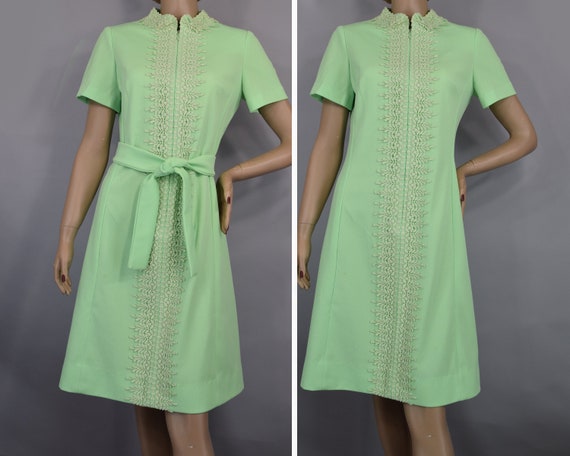 Pistachio Green Vintage 70s Dress Shift or Belted… - image 2