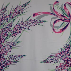 White Purple & Pink Vintage 60s Tablecloth Flower Ribbon Print Rectangle