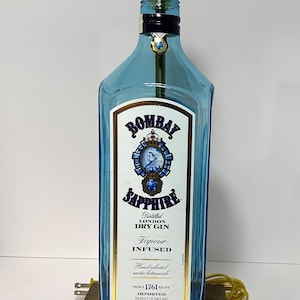 Bombay Sapphire Gin Large 1.75L Liquor Bottle TABLE LAMP with Wood Base, Desk Accent Light, Home Bar, Pub Lounge Decor, Man Cave Lighting