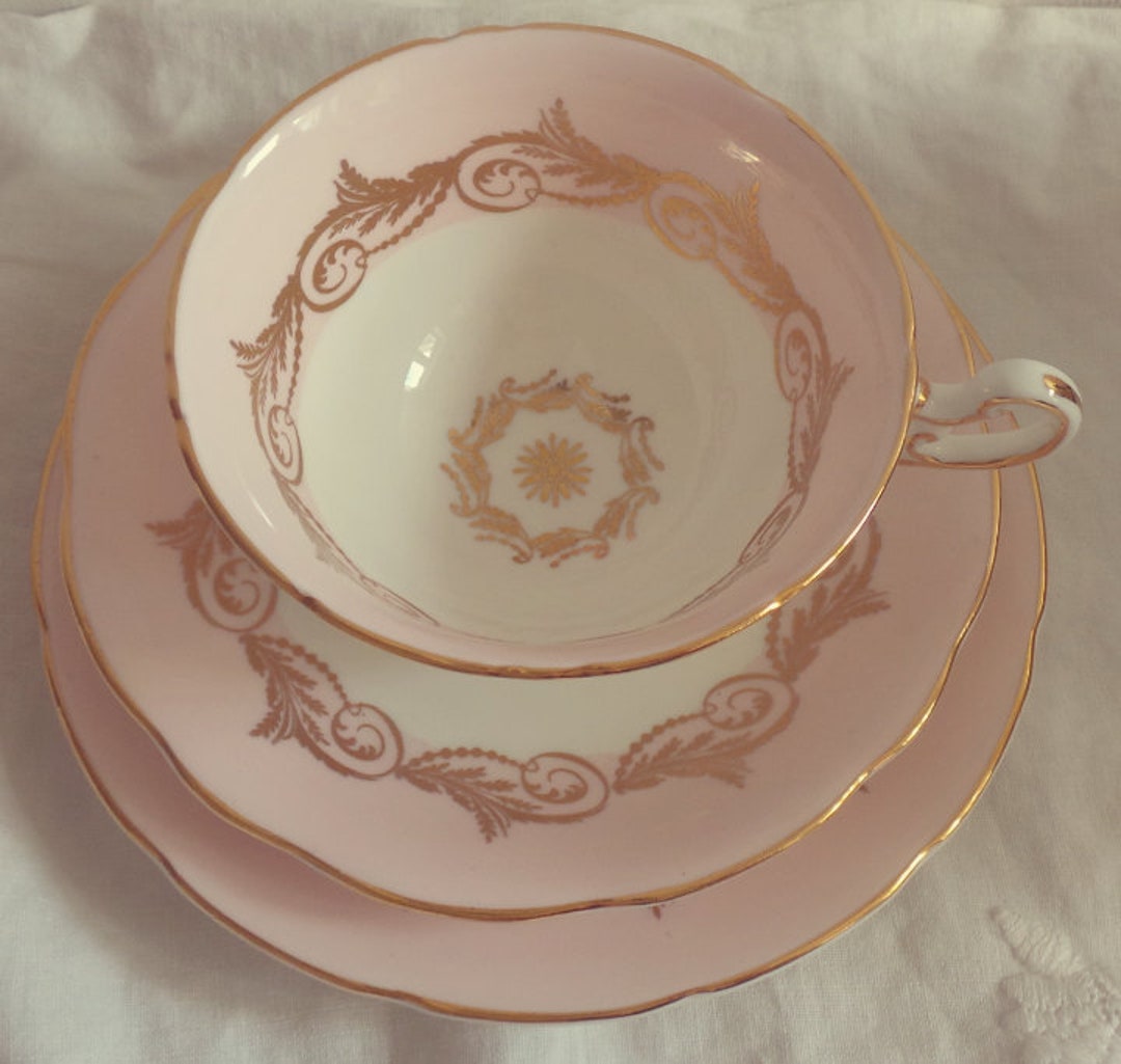 Very Pretty Vintage English Bone China Pink and Gold Spiral Pattern Tea