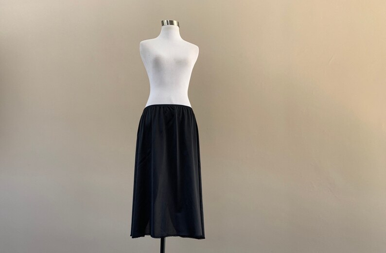 Special Size 2XL with 46 Hip Vintage Plus Size by Vassarette Half Slip UnderSkirt Under Skirt Slip Black Nylon with Lace 2X