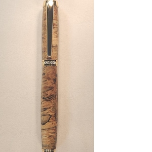 Orion-roller met gouden afwerking en spalted hackberry-hout. (1)