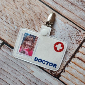 Pretend Play Doctor Badge - Handmade Child Gift Doctor Educational Imagination Reusable (Not personalized)