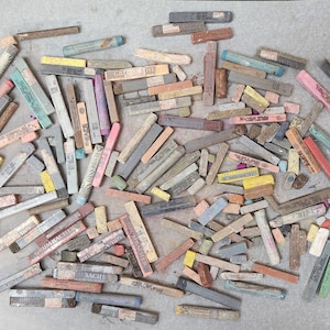 Box of misc pastels (Grumbacher/Rembrandt/Etc)