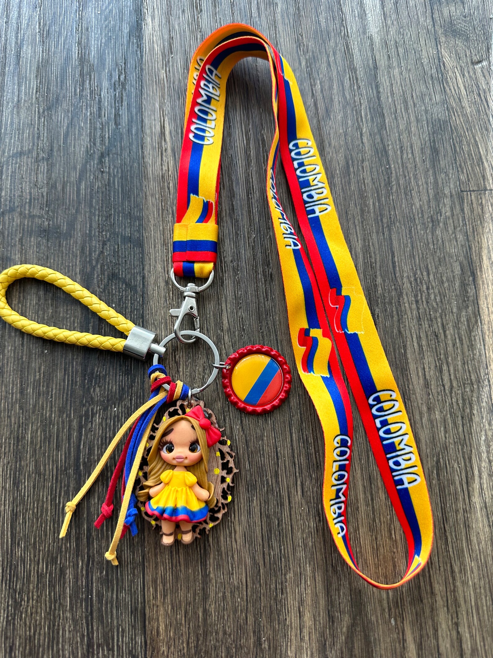 Llavero De Colombia Regalo Bandera Artística Hecha a Mano 3D Muñeca ...