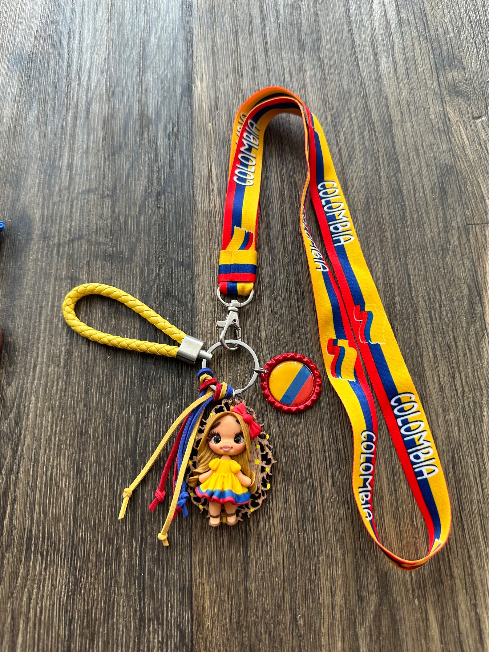 Llavero De Colombia Regalo Bandera Artística Hecha a Mano 3D Muñeca ...