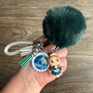 Mansión  Keychain / Unique Keychain / Fun Keychain /  Key Chain
