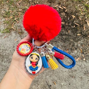 LLavero de mujer /muñeca de mujer /bolso de llavero Ornamento llavero de coche chica /