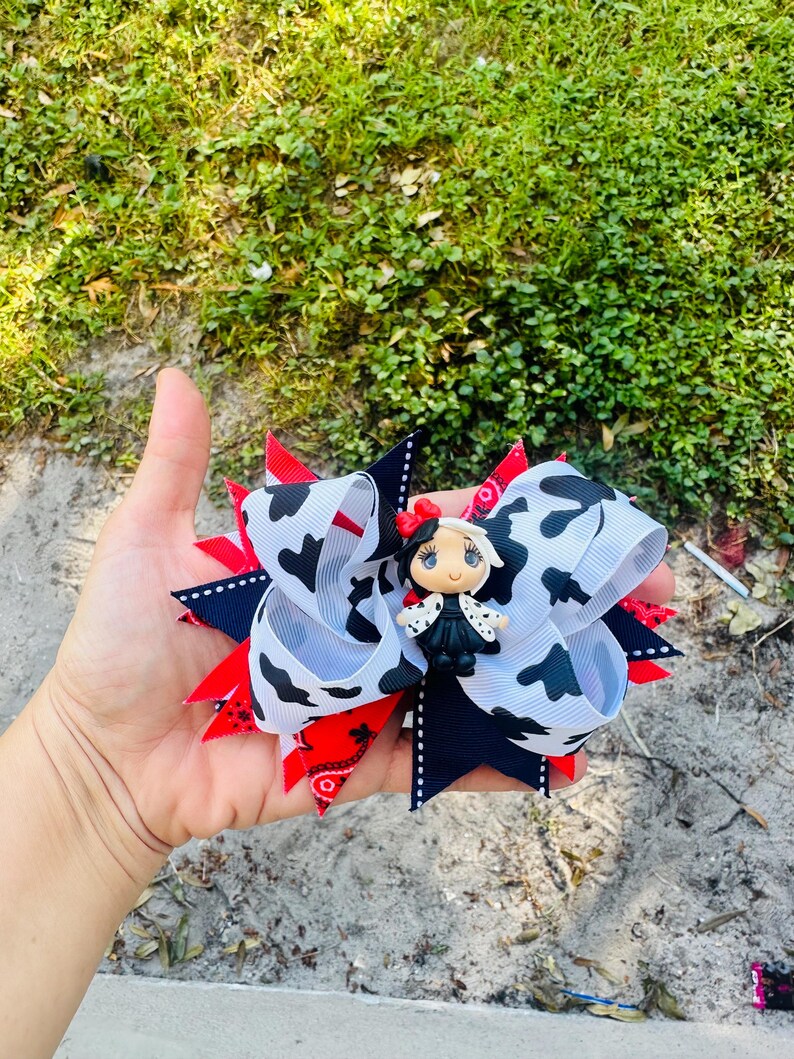 Keychain Handmade Cruella the Vil / Doll 101 Dalmatian Keychain