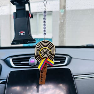 Sombrero tradicional colombiano para auto bandera - Sombrero tradicional Vueltiao / car charm Colombia / Colombia car rearview charm