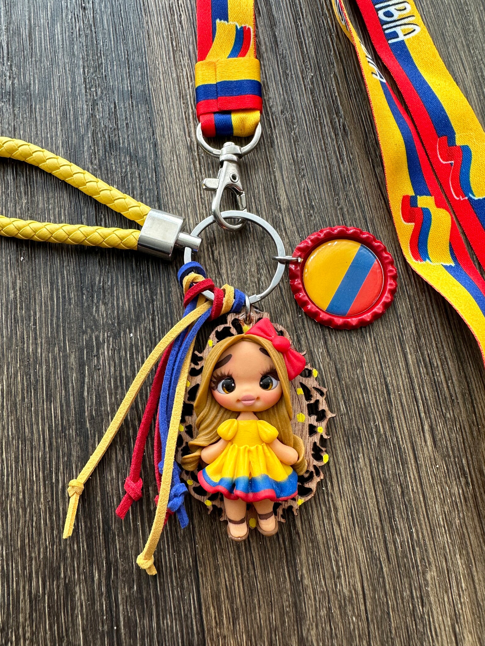 Llavero De Colombia Regalo Bandera Artística Hecha a Mano 3D Muñeca ...