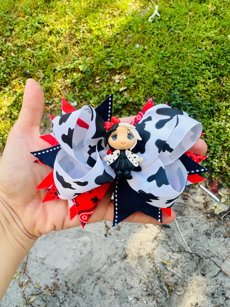 Keychain Handmade Cruella the Vil / Doll 101 Dalmatian Keychain