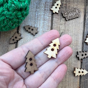 Simple Christmas Tree / Birch or MDF wood laser cut 1 inch Button / Pine Tree/ Ideal for Crochet and Knit 10, 20 or 50 buttons