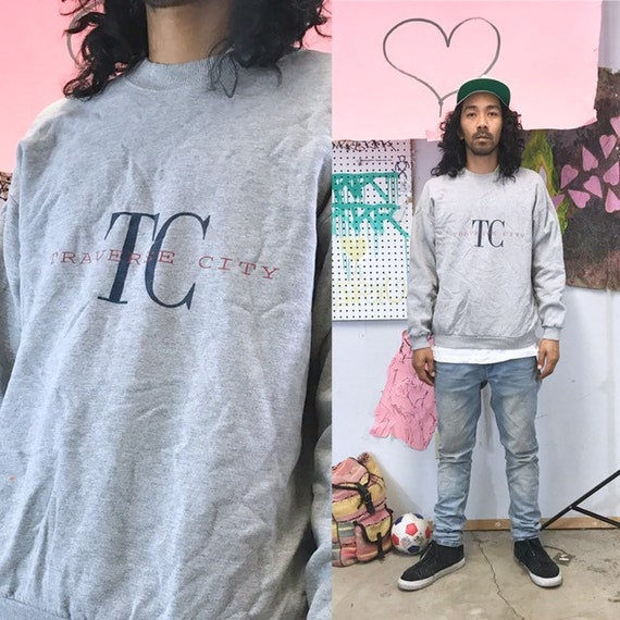 Vintage grey sweatshirt crewneck traverse city travel tourist size large