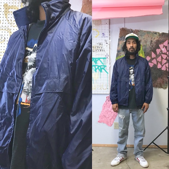 1980's navy blue simple rain jacket windbreaker shell jacket members only style