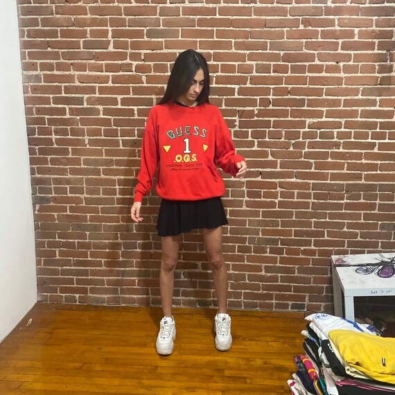 guess red sweatshirt