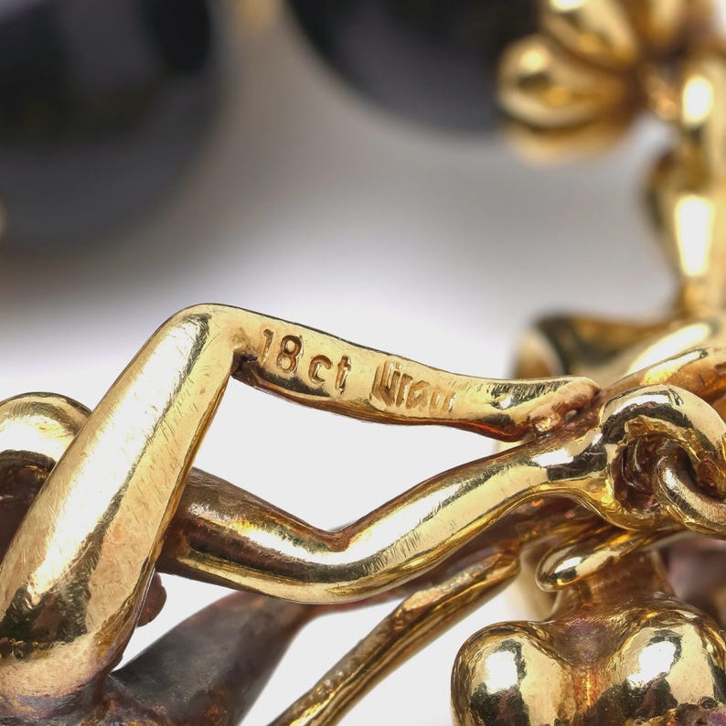Vintage Graff 18kt Gold and Onyx Figural Necklace