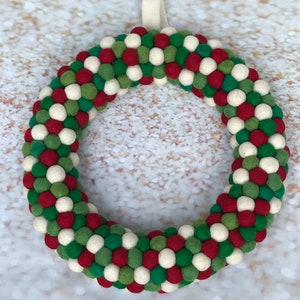 Türkranz-Weihnachtskranz-Adventskranz-Filzkugel- Kranz- Tischkranz- Filzkugelkranz